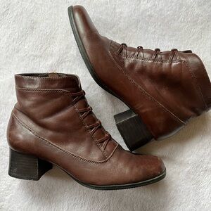 Accent Brown Leather Ankle Booties - 7